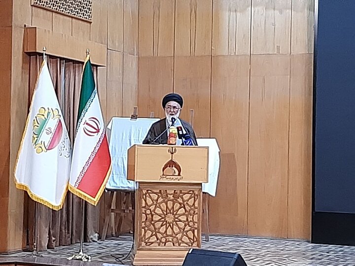 قاضیعسگر: رهبر شهید نماد علم، مقاومت و سادهزیستی بود قاضیعسگر: رهبر شهید نماد علم، مقاومت و سادهزیستی بود