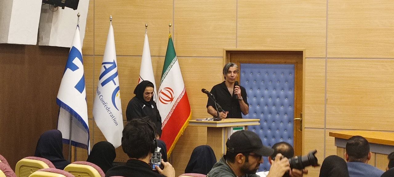 مراسم بدرقه زنان فوتسال؛ تاج: همه از این تیم انتظار قهرمانی دارند