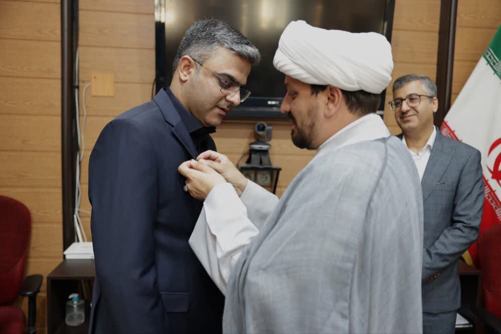 خادمان حرم رضوی به دانشگاه علوم پزشکی بوشهر رفتند