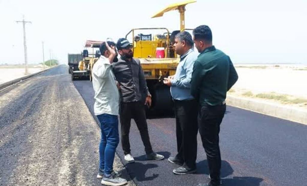 آغاز عملیات آسفالت معابر ۸ روستای شهرستان دیلم