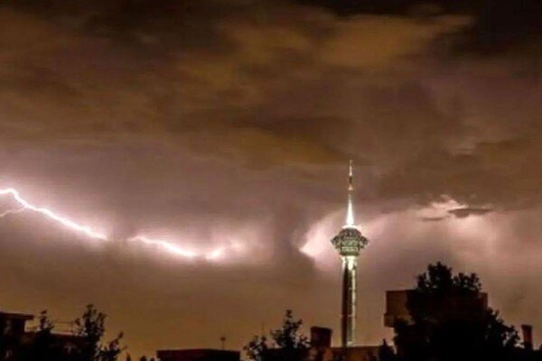 عاصفة الثلاثاء في طهران أسفرت عن 6 مصابين