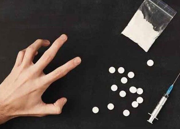 چتر حمایتی علوم پزشکی کردستان بر سر مصرفکنندگان مواد چتر حمایتی علوم پزشکی کردستان بر سر مصرفکنندگان مواد