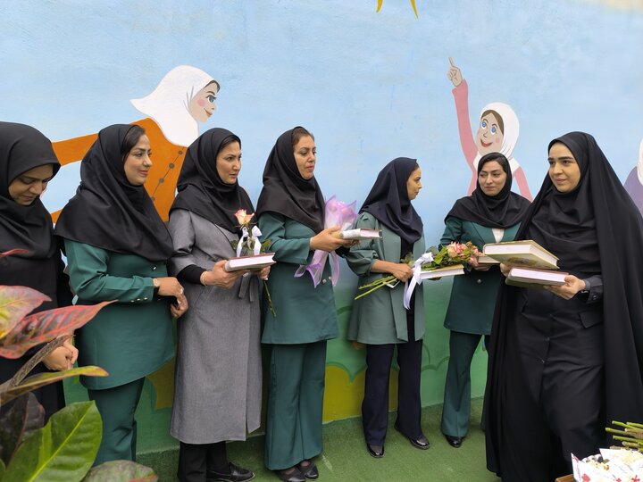 معلم، الهامبخش زندگی و پایهگذار فرهنگ است