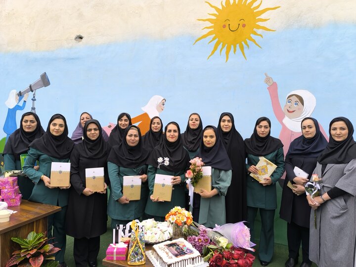 معلم، الهامبخش زندگی و پایهگذار فرهنگ است