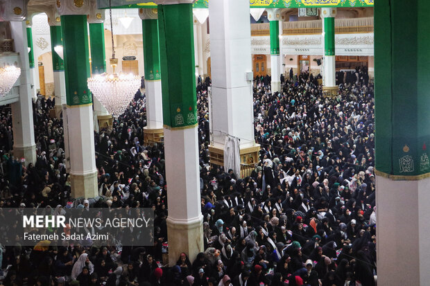 گردهمایی دانشجویان دختر در حرم حضرت معصومه(س)