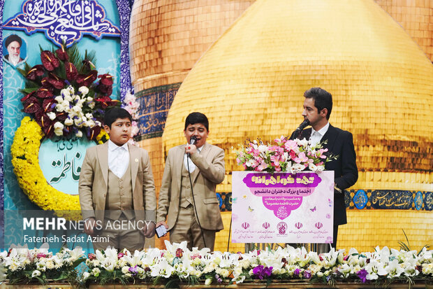 گردهمایی دانشجویان دختر در حرم حضرت معصومه(س)