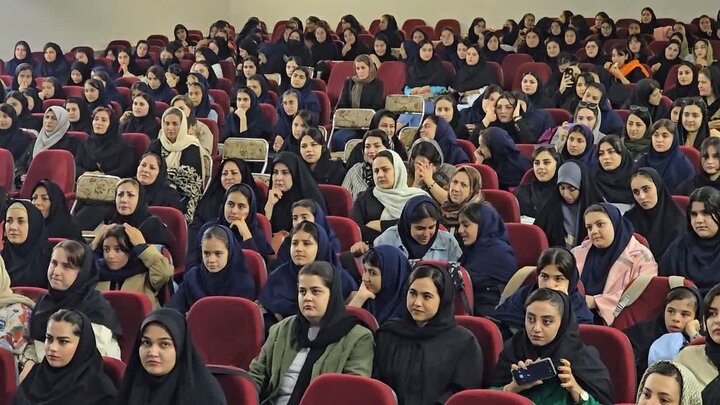 دختران آیندهسازان ایران اسلامی هستند دختران، آیندهسازان ایران اسلامی هستند