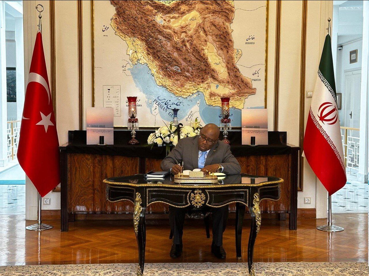 Türk yetkililerden İran’a başsağlığı ziyareti (+foto)