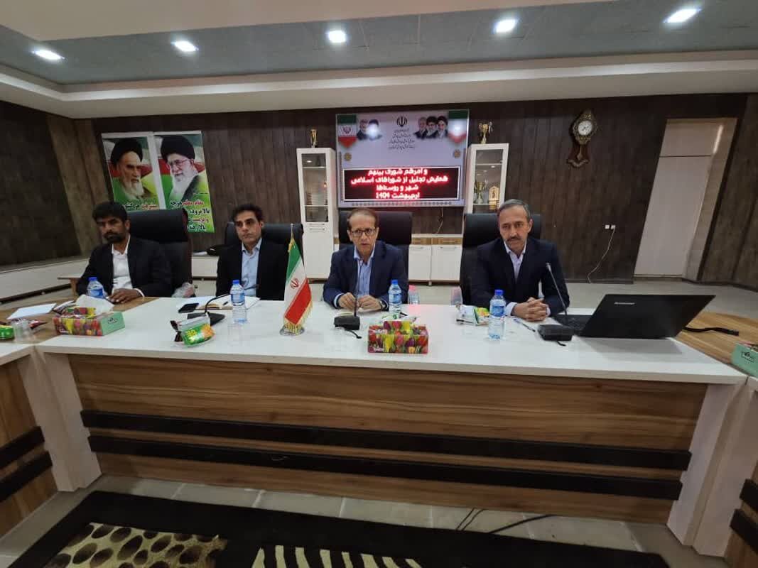 شهر دیر با وجود ظرفیتهای عظیم هنوز از امکانات اولیه محروم است