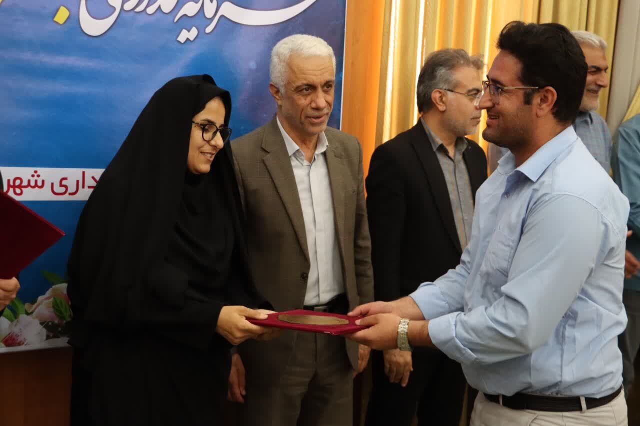 كارگران،كارگر،اجتماعي،روز،دشتستان،مظفري،كارفرمايان،فرماندار