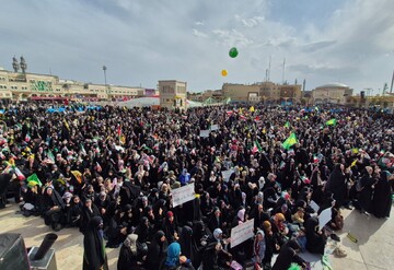 اجرای عبدالرضا هلالی در جشن محفل روز دختر در قم
