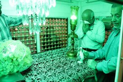 غبارروبی حرم مطهر حضرت سید علی بن حمزة بن موسی الکاظم(ع)