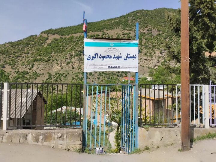 آخرین بهار مدرسه ای در بلندای البرز؛ یک روز با تنها معلم روستا