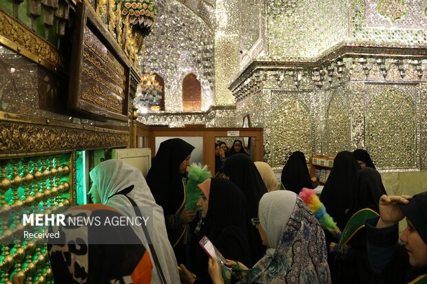 غباروبی حرم مطهر حضرت سید علی بن حمزة بن موسی الکاظم(ع)