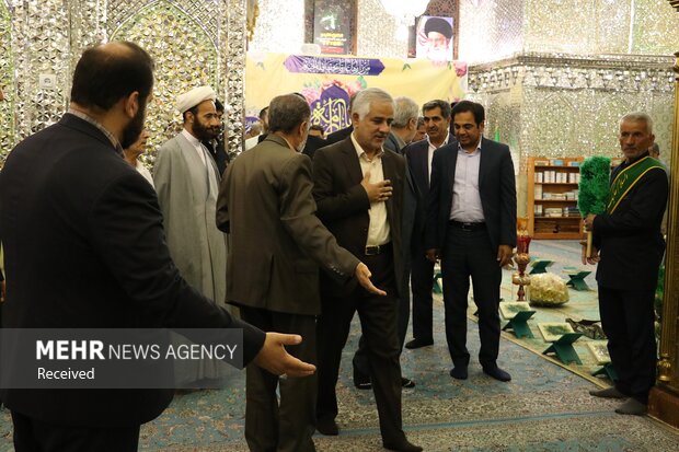 غباروبی حرم مطهر حضرت سید علی بن حمزة بن موسی الکاظم(ع)