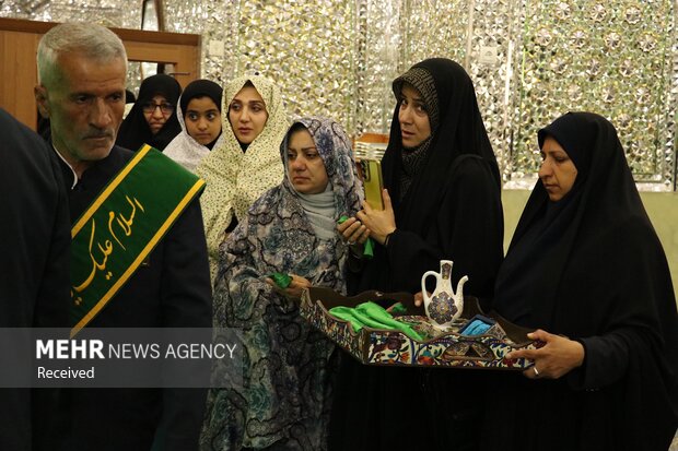 غباروبی حرم مطهر حضرت سید علی بن حمزة بن موسی الکاظم(ع)