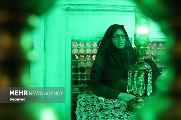 غباروبی حرم مطهر حضرت سید علی بن حمزة بن موسی الکاظم(ع)