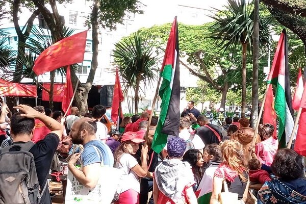 برافراشته شدن پرچم فلسطین در تجمع کارگری در برزیل+ تصاویر و فیلم
