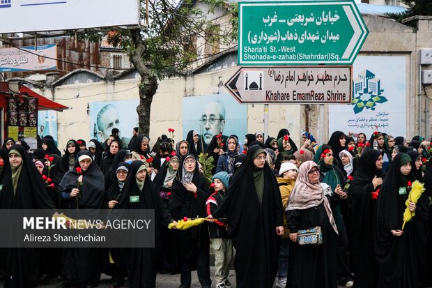 استقبال از کاروان خادمین حرم مطهر رضوی در رشت