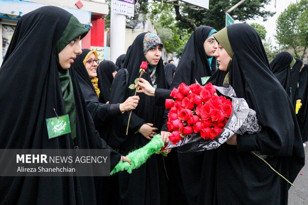 استقبال از کاروان خادمین حرم مطهر رضوی در رشت