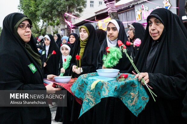 استقبال از کاروان خادمین حرم مطهر رضوی در رشت