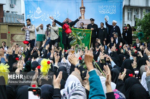 استقبال از کاروان خادمین حرم مطهر رضوی در رشت