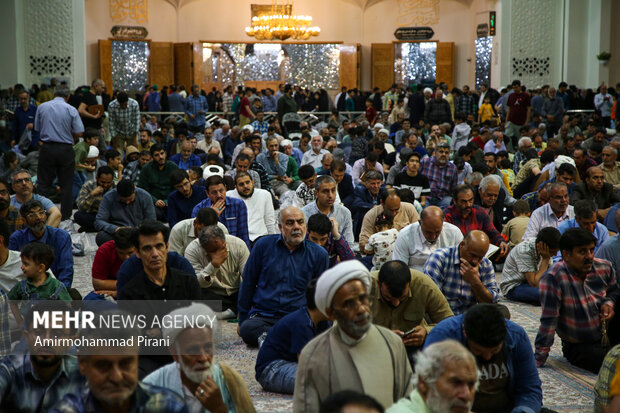 بزرگداشت جان باختگان حادثه بندرعباس در حرم بانوی کرامت