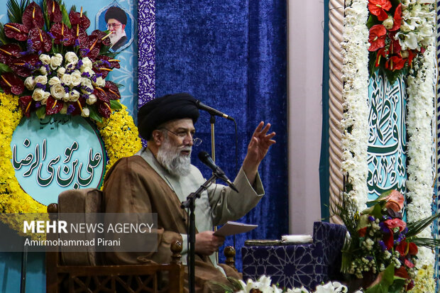 بزرگداشت جان باختگان حادثه بندرعباس در حرم بانوی کرامت