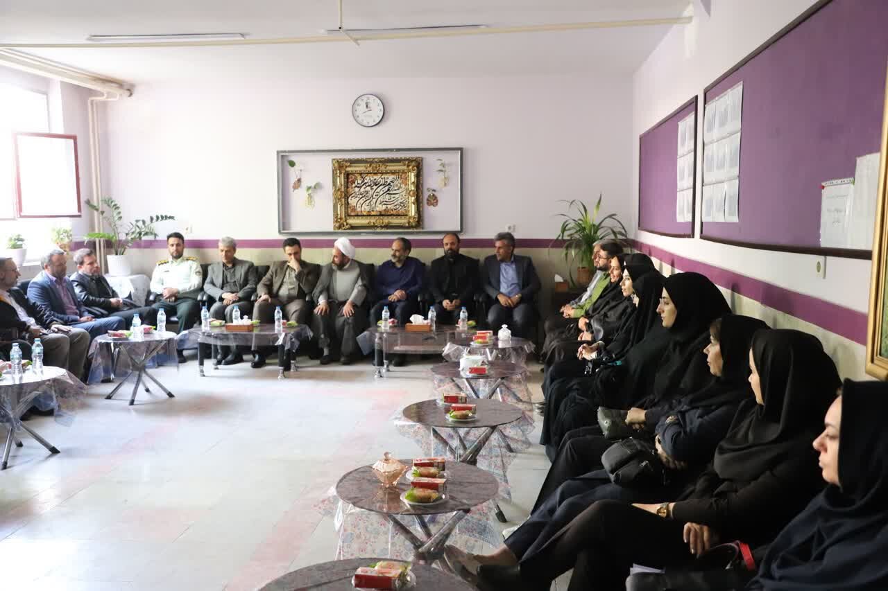 معلمان،حقوق،سخنان،تربيت،شهيد،پرورش،آينده،اشاره،آموزش،عباسي،ر ...