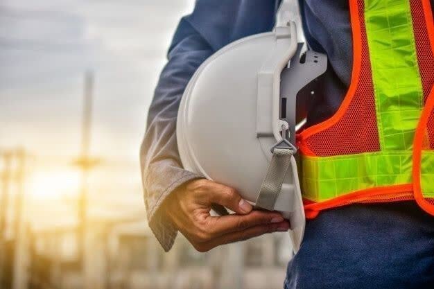 گردانندگان چرخ توسعه؛ کارگرانی که با زحمت  تولید می کارند