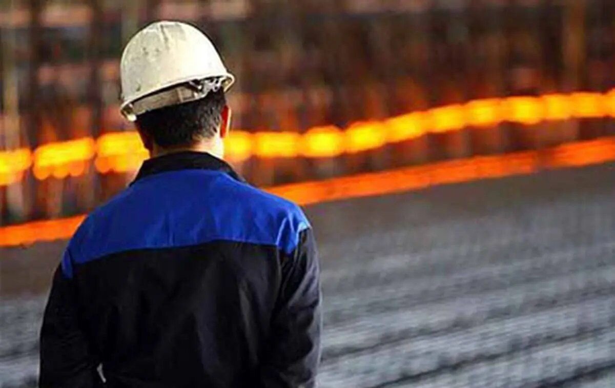 گردانندگان چرخ توسعه؛ کارگرانی که با زحمت  تولید می کارند