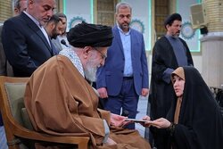 «پیشانی‌نوشت» یک شاعر در نمایشگاه کتاب؛ جعفری: شاعر بی‌تفاوت نیست!