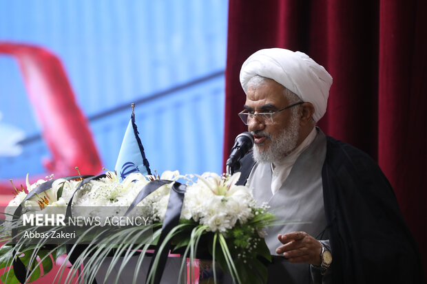 گرامیداشت روز کارگر و یادبود جانباختگان حادثه بندر شهید رجایی