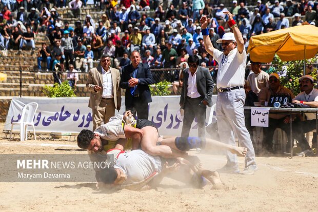 کشتی با چوخه قهرمانی کشور در پارک دوبرار بجنورد