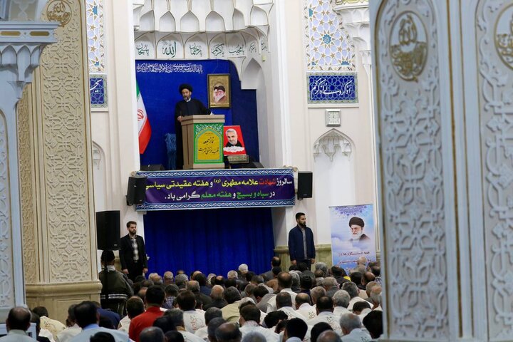 امام جمعه اردبیل: شکستن حرمت و جایگاه معلم جامعه را فرو می پاشد