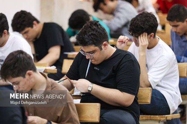 نوبت اول کنکور سراسری ۱۴۰۴ در یزد