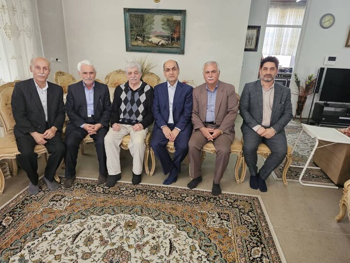 استاندار گیلان به دیدار دبیر ریاضی دوران تحصیل خود رفت