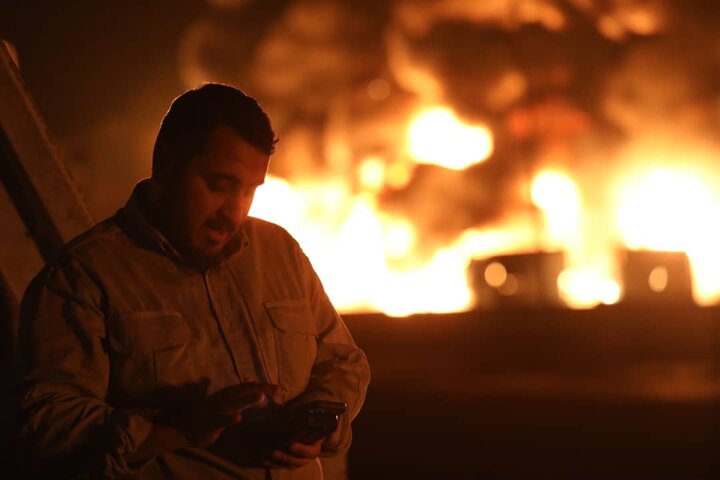 هشتمین روز از انفجار در بندر شهید رجایی؛ روایتی از دل آتش، دود و دلهره