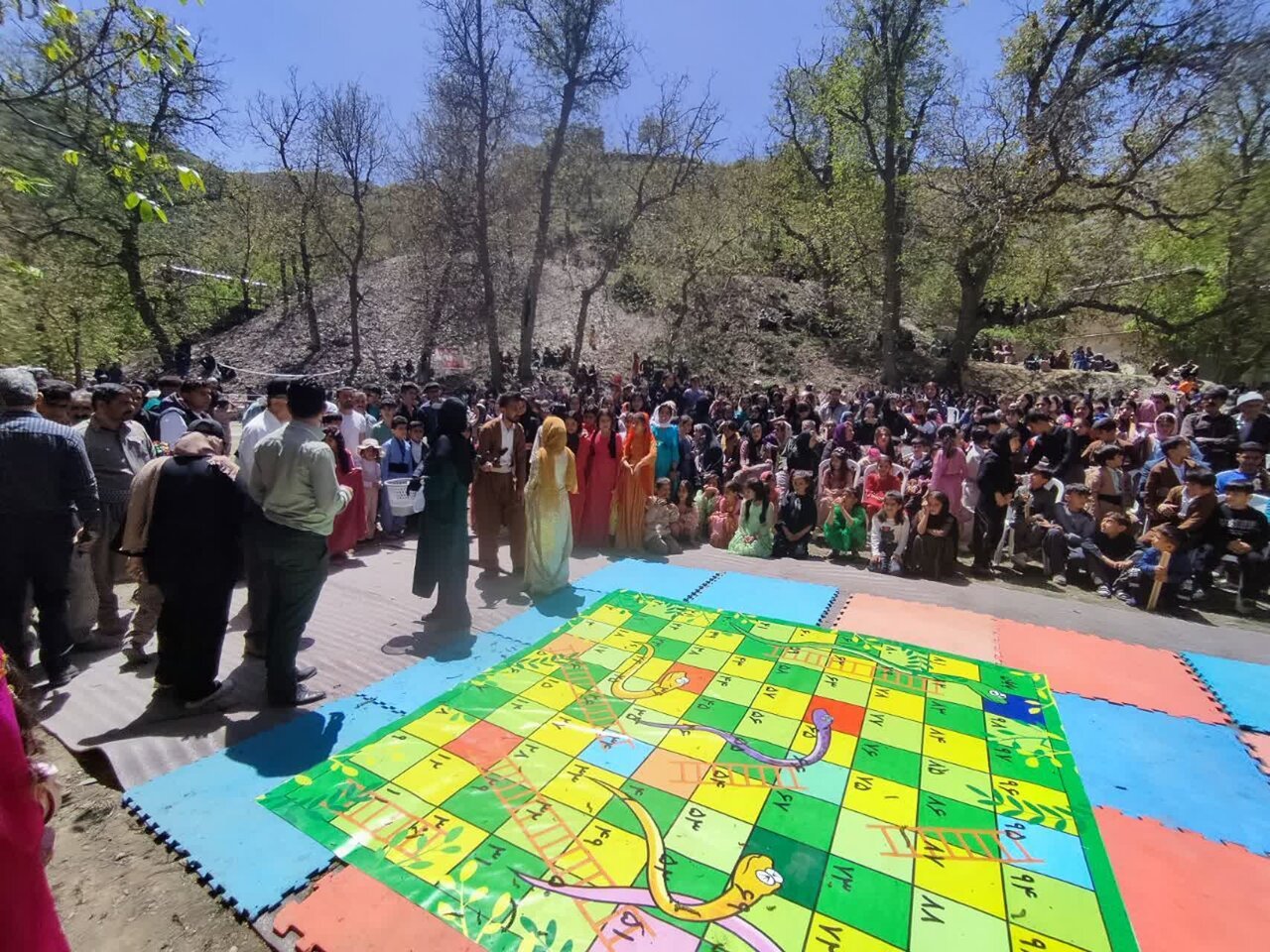 دختران موفق روستای بیساران تجلیل شدند