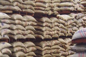 کشف انبار بزرگ کالاهای اساسی در اشنویه