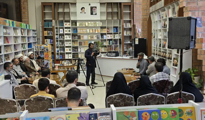 کاشانی اسدی: هدفم ایجاد پلی میان نسل قدیم و جدید در زمینه فرهنگی بود