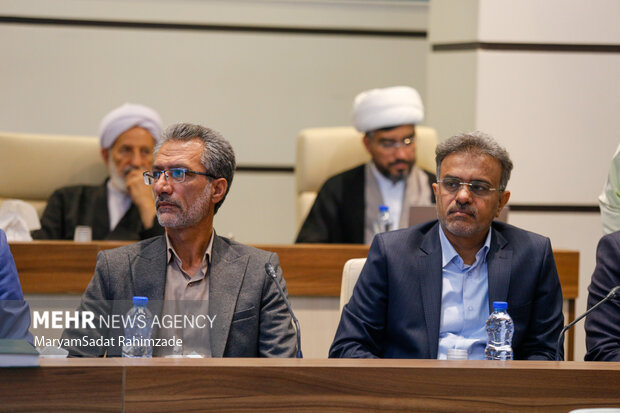 نشست شورای هماهنگی و گسترش فعالیت‌های قرآنی فارس