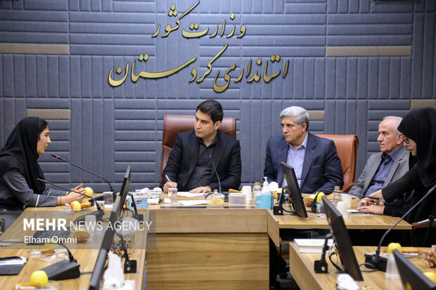 دیدار دختران نخبه کردستان با استاندار