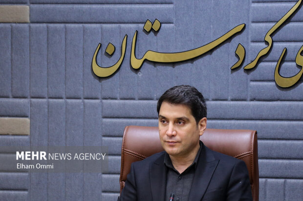دیدار دختران نخبه کردستان با استاندار