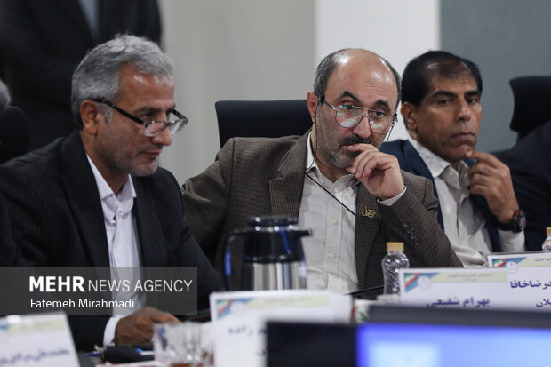 نشست صمیمی وزیر آموزش و پرورش با معلمان نمونه کشوری