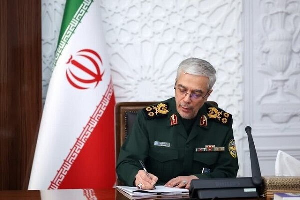 عرصه هنری و سینمایی دفاع مقدس و مقاومت زبان گویای جمهوری اسلامی است