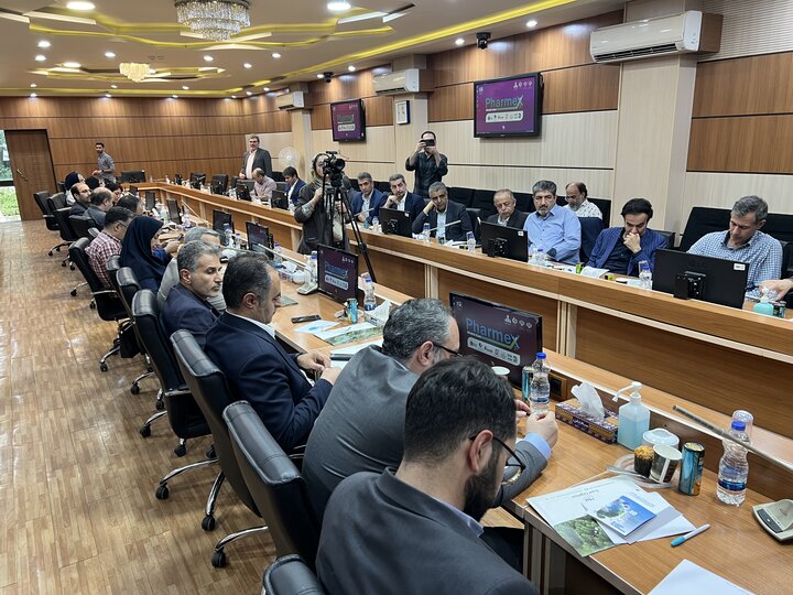 صنعت دارو بدون تولیدکنندگان مواد اولیه دچار مشکل می شود