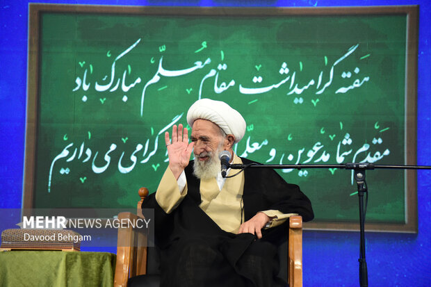 گرامیداشت مقام معلم در حرم مطهر رضوی