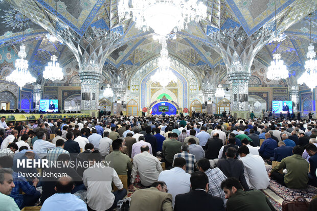 گرامیداشت مقام معلم در حرم مطهر رضوی