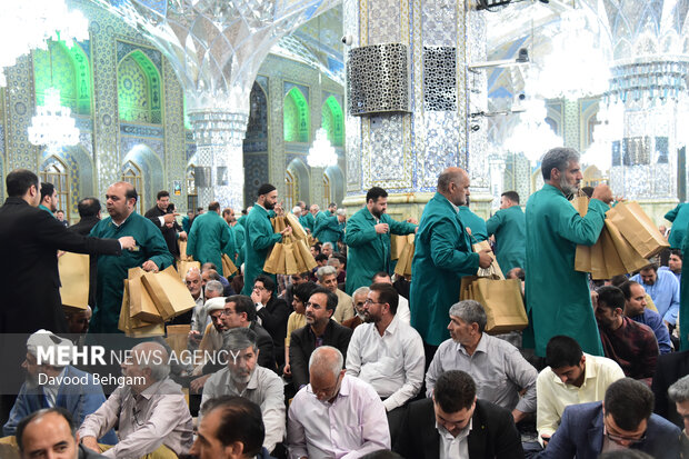گرامیداشت مقام معلم در حرم مطهر رضوی